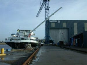 Cranes for inland vessels