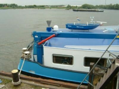 Figure Inland waterway crane