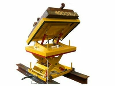 Figure Hydraulic stroke tipping table in yellow