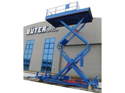 Movable lifting platforms in blue