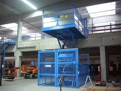 Photo Cargo elevator in blue