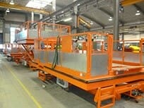 Mobile lifting platform in orange