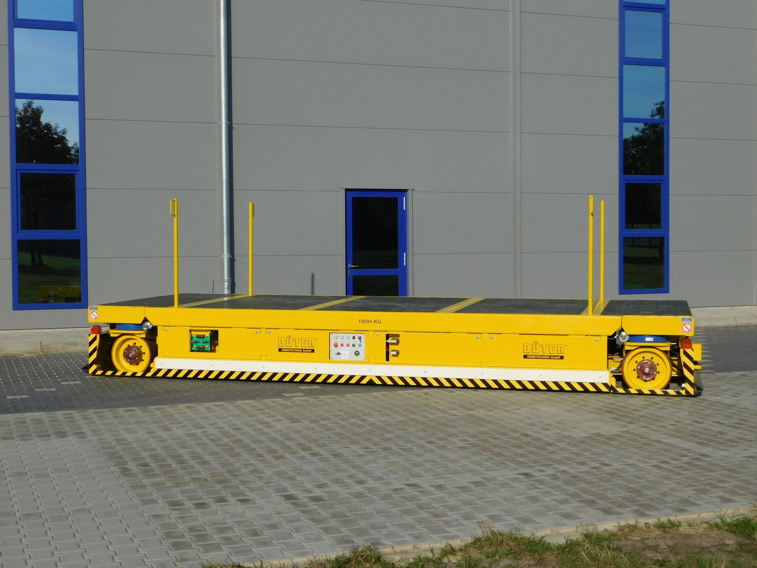 Figure Heavy-duty transporter sizing more than 10 tons