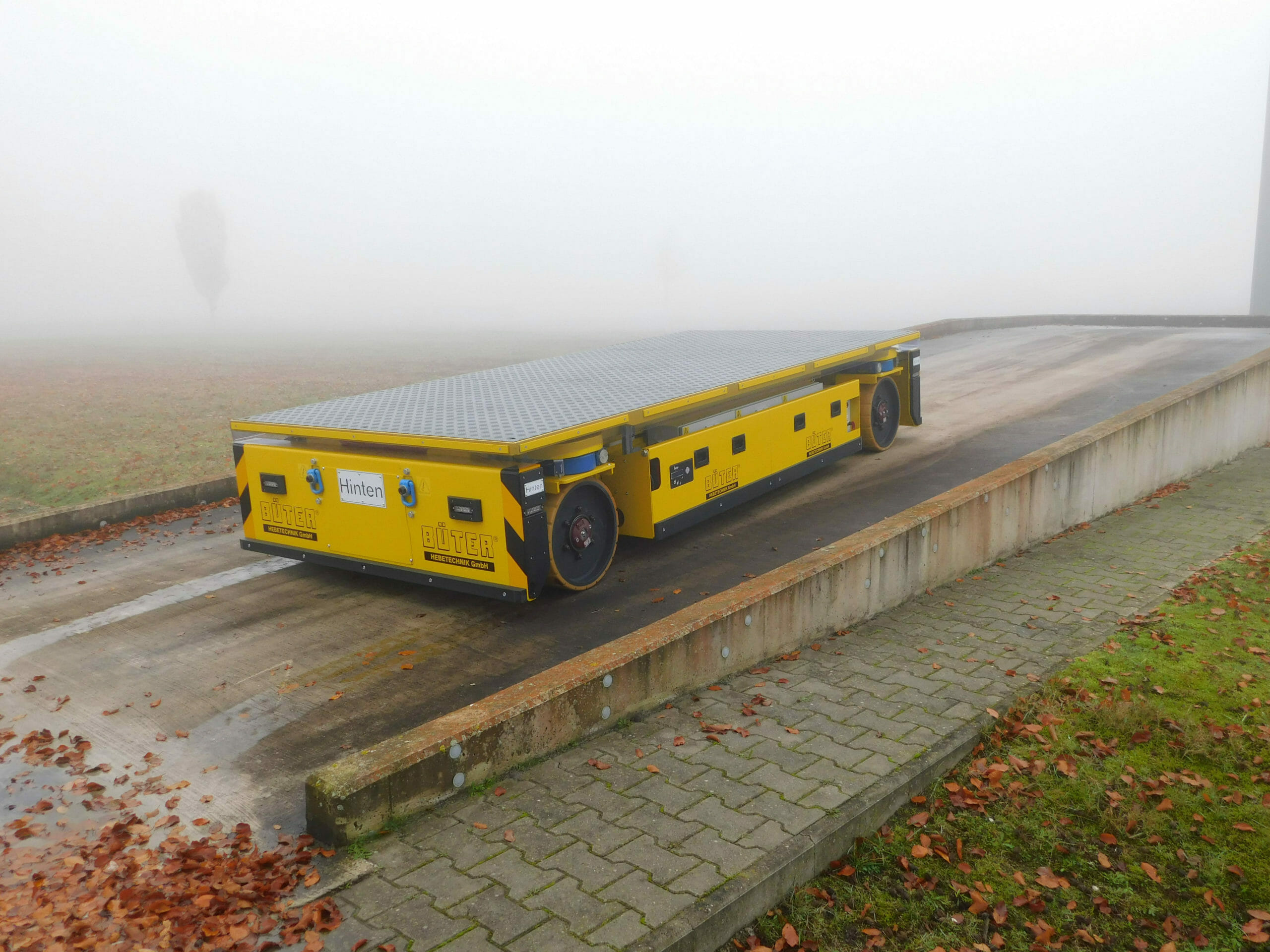 Figure Heavy-duty transporter sizing more than 10 tons