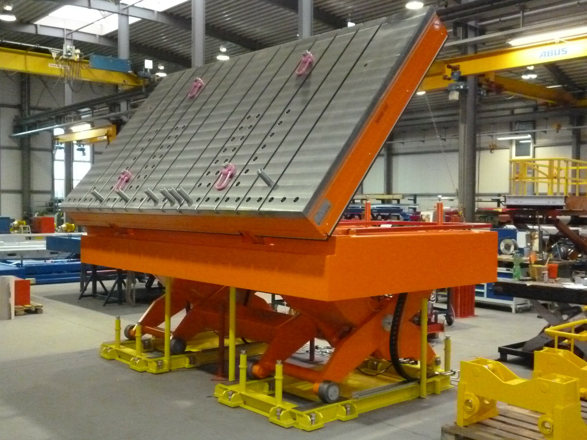 Figure Hydraulic stroke tilting table tilted