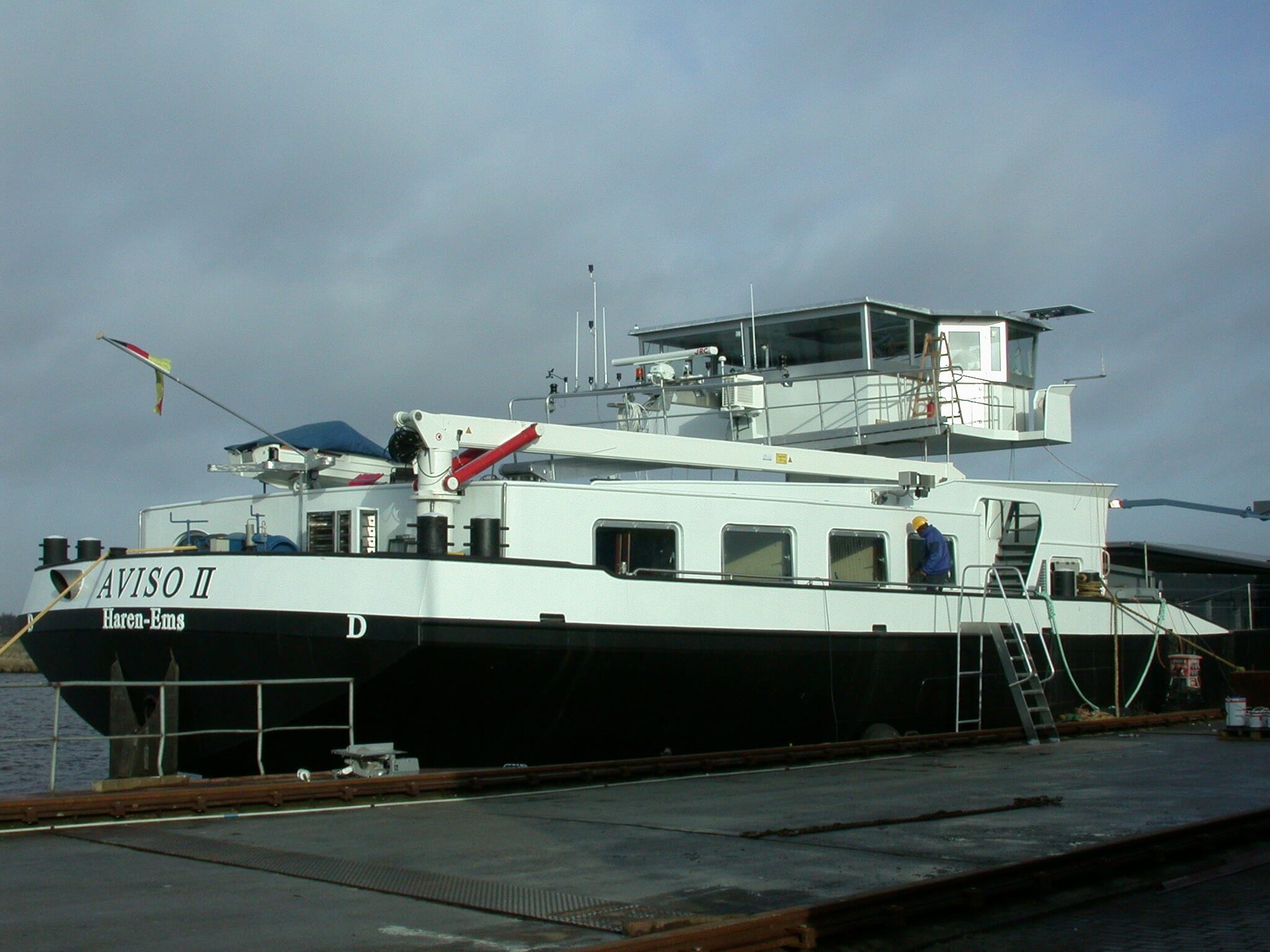 Figure Inland waterway crane