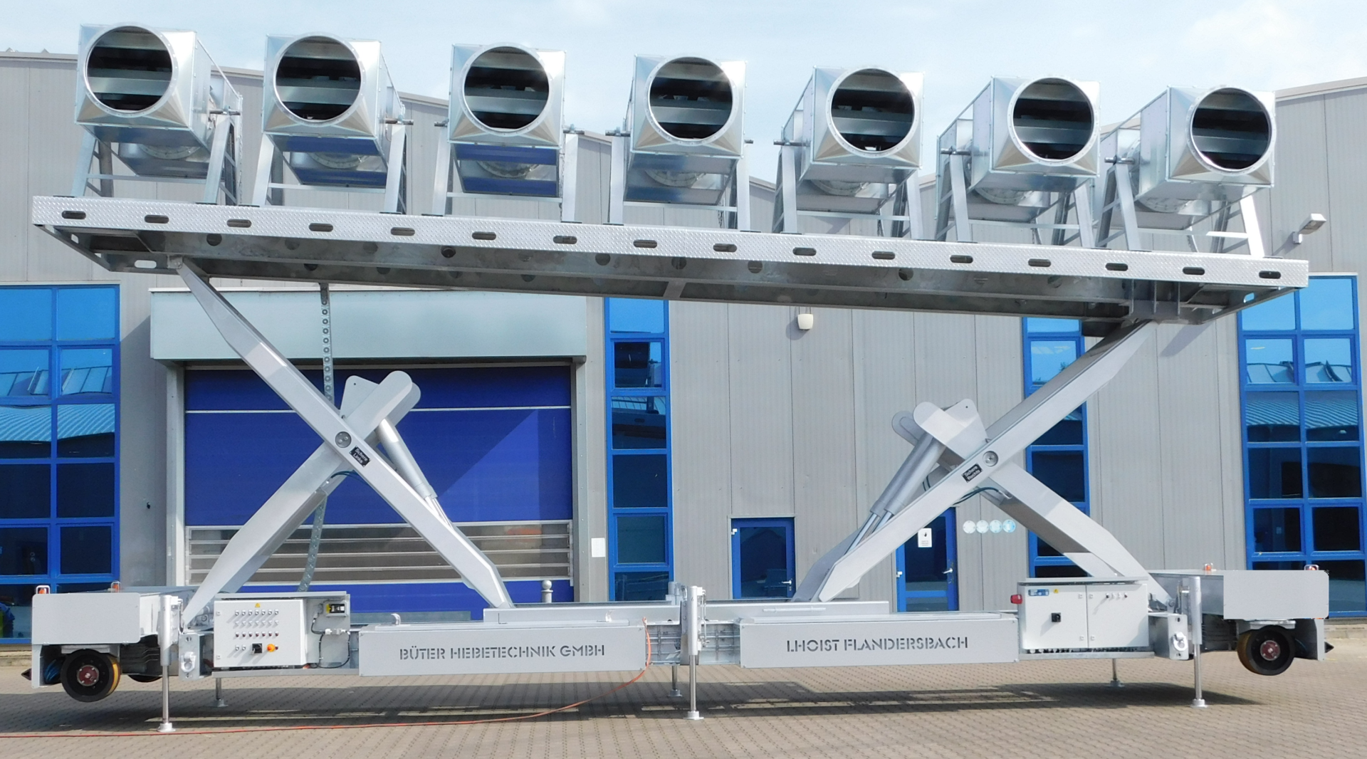 Figure Heavy-duty transporter sizing more than 10 tons