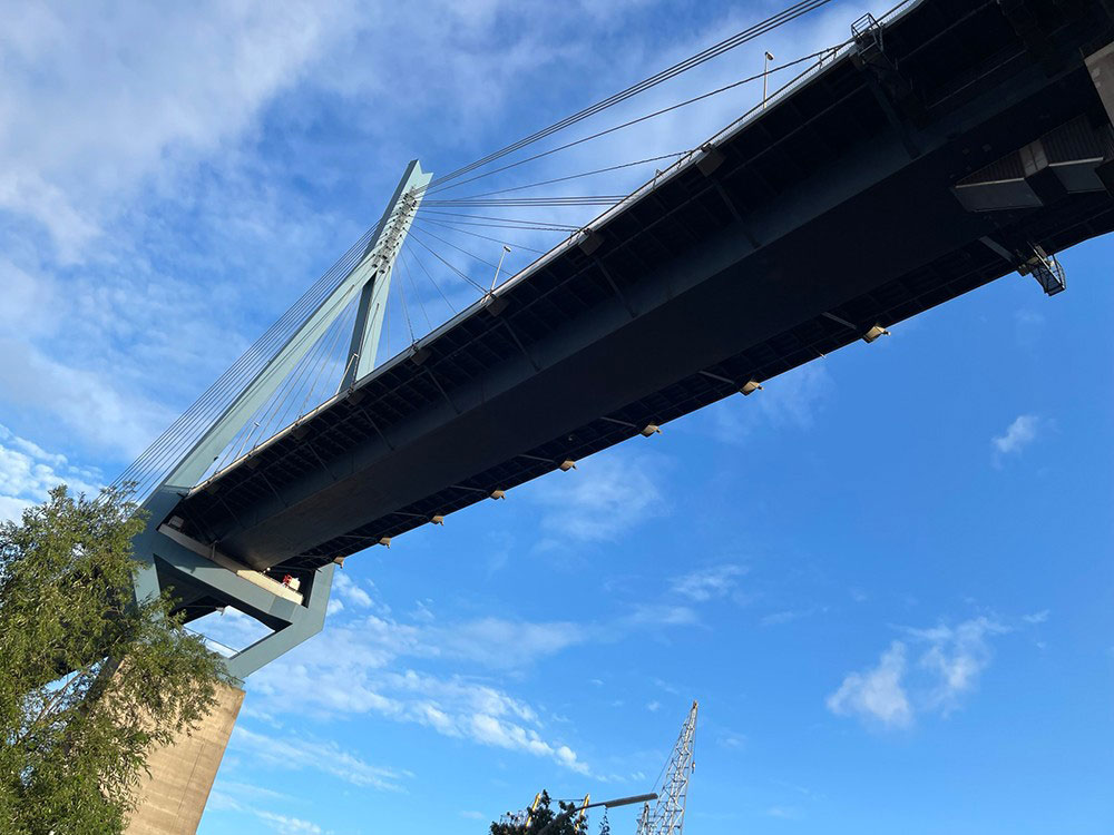 Hubarbeitsbühnen für Inspektionseinsätze unter der Köhlbrandbrücke