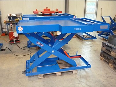 Scheren-Steuerhausheber