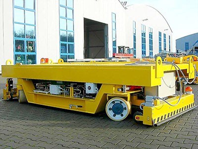 Schwerlasttransportfahrzeug über 10 Tonnen