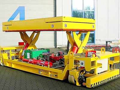 Schwerlasttransportfahrzeug über 10 Tonnen