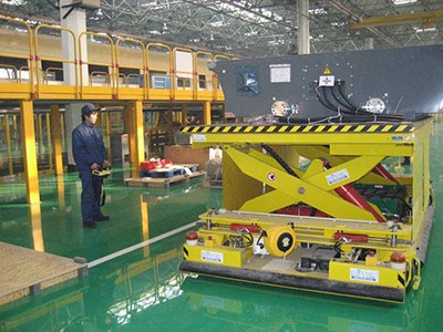 Schwerlasttransportfahrzeug über 10 Tonnen