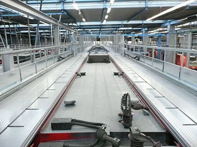 Stationäre Dacharbeitsbühne