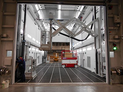 Verfahrbare Hubarbeitsbühne