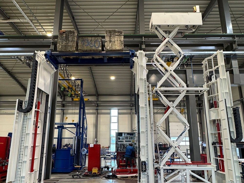 Präzisions-Hebesysteme für die Luftfahrtproduktion